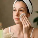 Detersione viso senza sapone: perché conviene e quali ricette sono davvero delicate